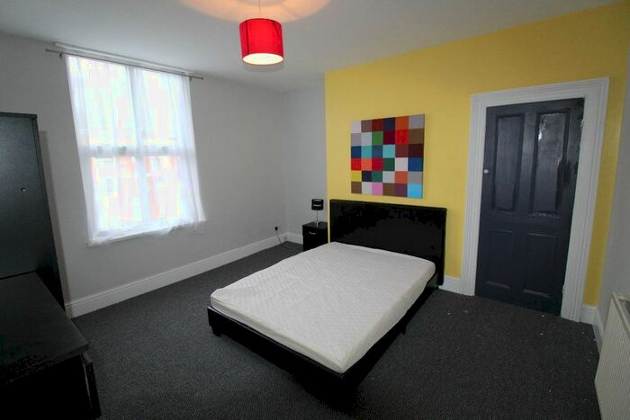 5 Bedroom Terraced House To Rent In Morpeth Street, Hull, HU3