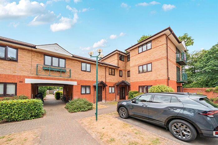 1 Bedroom Flat For Sale In Ludlow Road, Maidenhead, SL6