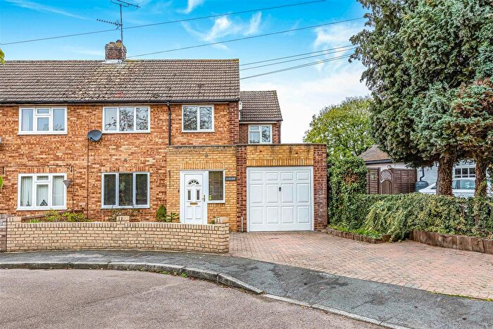 4 Bedroom Semi-Detached House For Sale In Cambridge Road, Wadesmill, SG12
