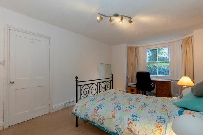 2 Bedroom Flat For Sale In Warnborough Road, Oxford, OX2