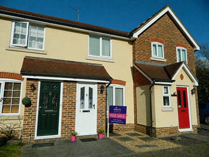 2 Bedroom Terraced House For Sale In Aghemund Close, Chineham, RG24