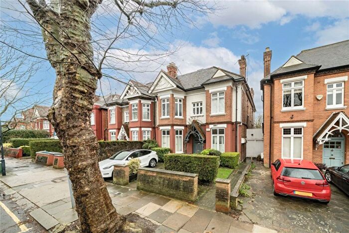 3 Bedroom Flat For Sale In Dartmouth Road, The Mapesbury, NW2