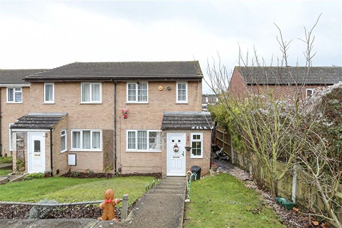 3 Bedroom End Terrace House For Sale In Shanklin Close, Walderslade, Chatham, Kent, ME5