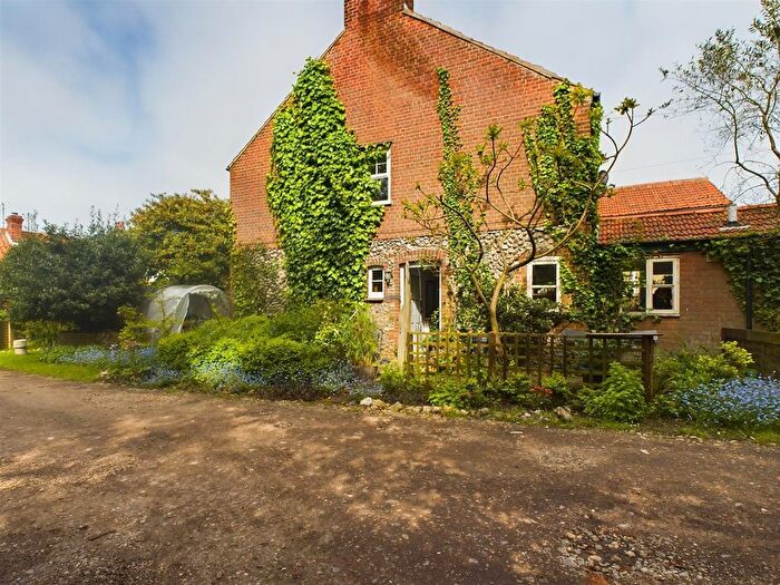 2 Bedroom Cottage For Sale In The Hurn, West Runton, Cromer, NR27