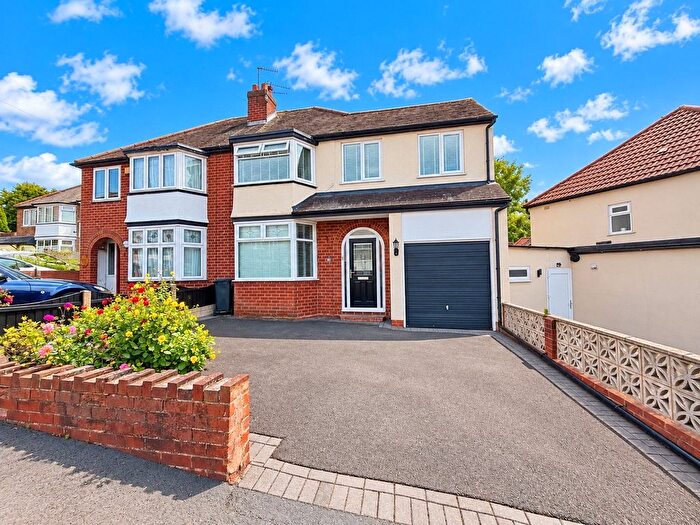 3 Bedroom Semi-Detached House For Sale In Sledmore Road, Dudley, DY2