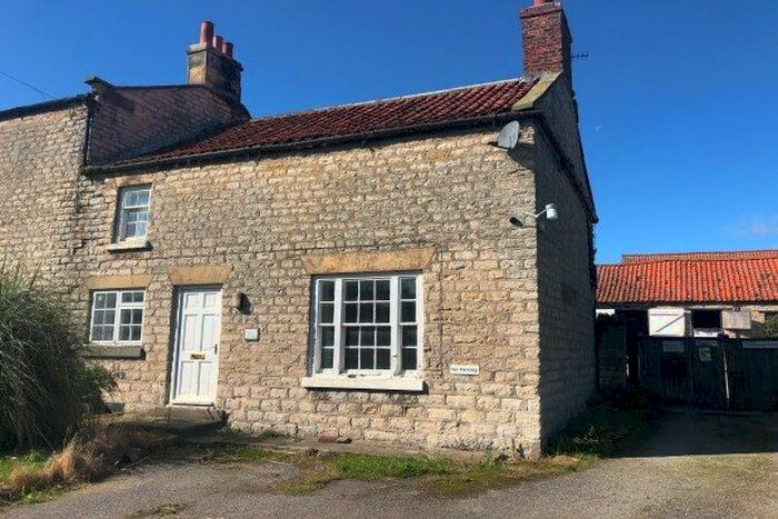 2 Bedroom Cottage To Rent In High Street, York, YO62