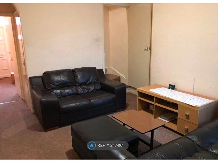3 Bedroom Terraced House To Rent In Grasmere Street, Leicester, LE2