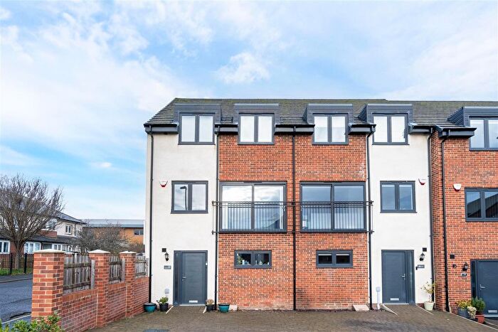 3 Bedroom Town House For Sale In Collingwood Gardens, North Shields, NE30
