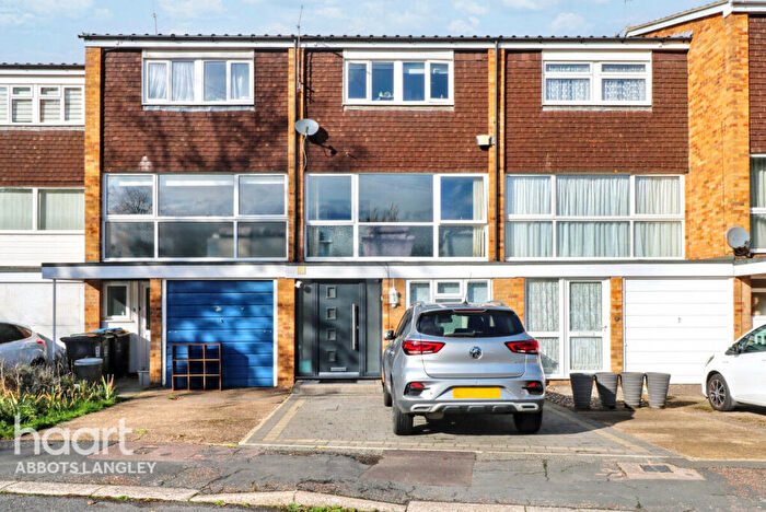 4 Bedroom Town House For Sale In Sandmere Close, Hemel Hempstead, HP2