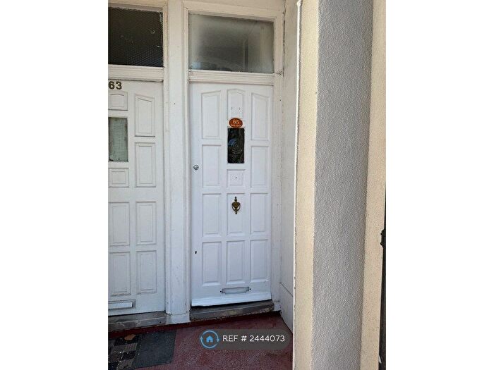 3 Bedroom Flat To Rent In North Street, London, E13