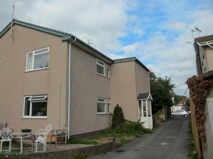 2 Bedroom Flat To Rent In Old Church Road, Weston-Super-Mare, BS23