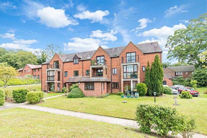 1 Bedroom Flat For Sale In Parklands Eynsham Road, Farmoor, OX2