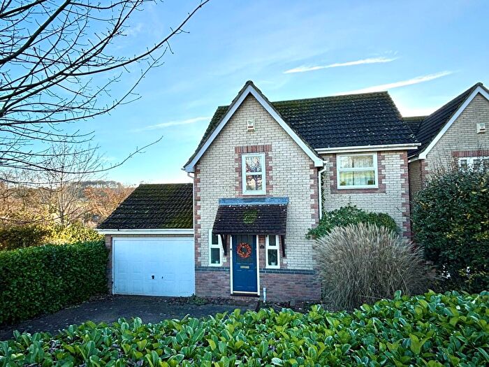 3 Bedroom Detached House For Sale In College Fields, Marlborough, SN8