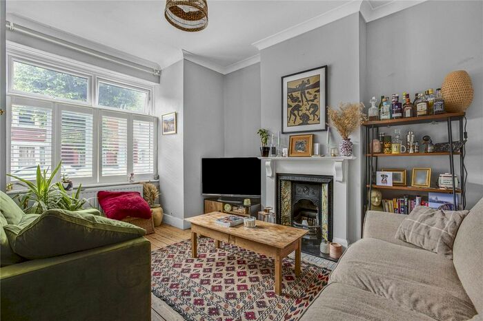 2 Bedroom Flat To Rent In Kettering Street, Furzedown, London, SW16