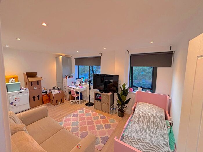 Studio To Rent In Ruislip, HA4