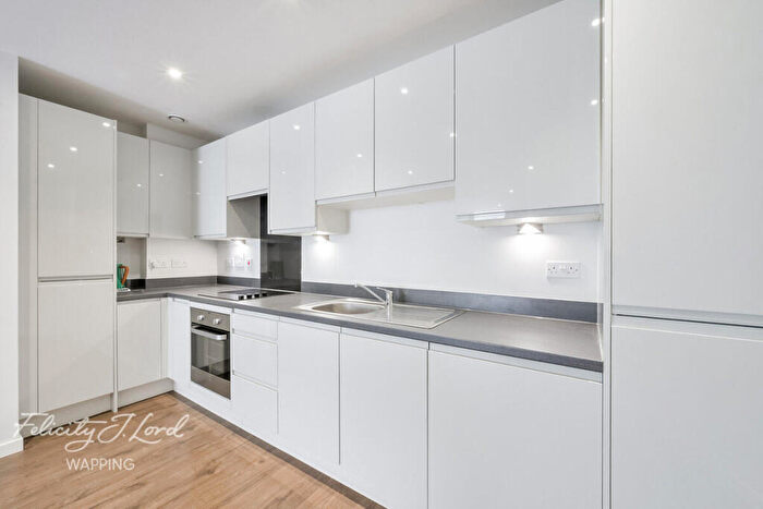 2 Bedroom Apartment For Sale In Bridle Mews, London, E1