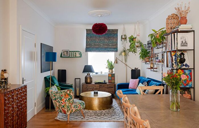 3 Bedroom Terraced House For Sale In Ash Road, Maryland, London, E15