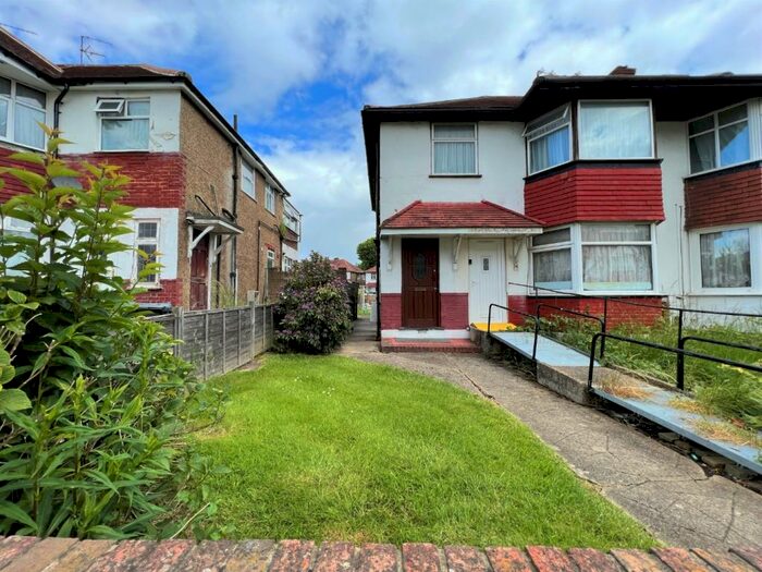 2 Bedroom Maisonette To Rent In Everton Drive Stanmore, HA7