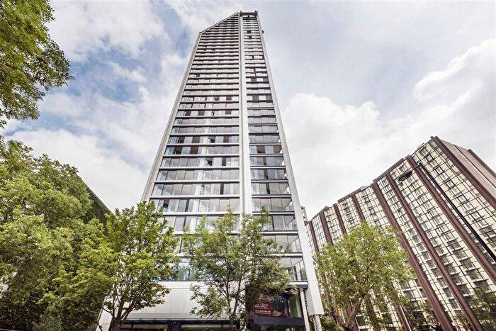 2 Bedroom Flat For Sale In Southwark Bridge Road, Elephant Amp; Castle, SE1