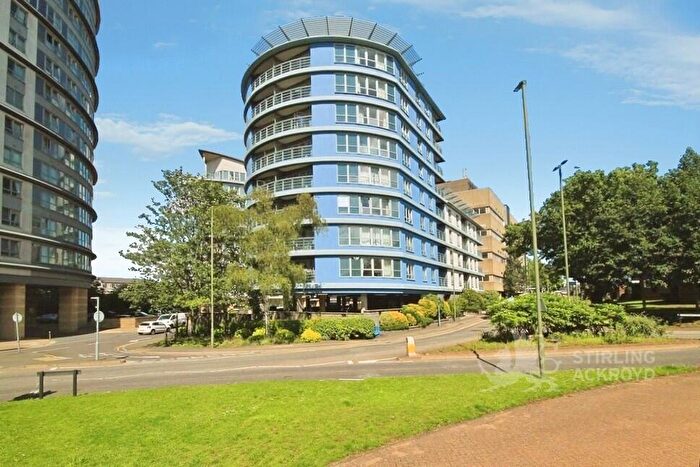 2 Bedroom Apartment To Rent In Oriental Road, Woking, GU22