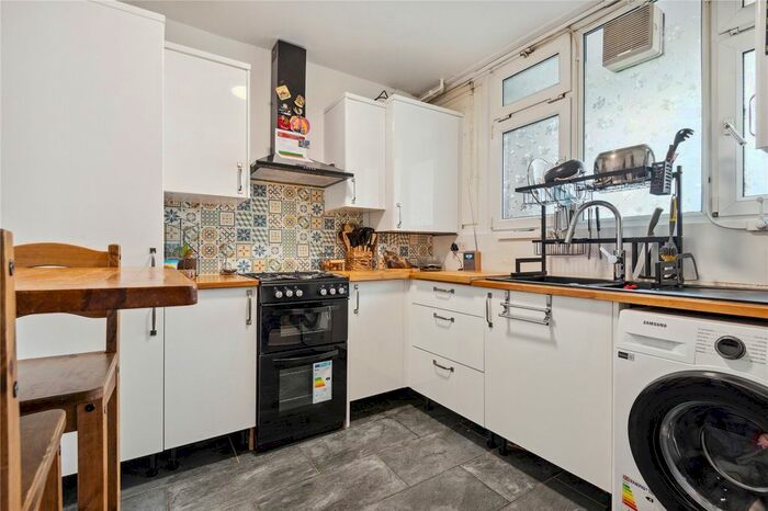 3 Bedroom Flat To Rent In Dudley House, Robsart Street, London, SW9