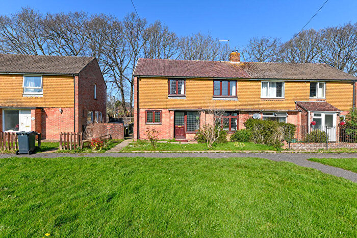 3 Bedroom Semi-Detached House For Sale In Anne Crescent, Waterlooville, PO7