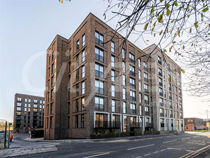 1 Bedroom Flat To Rent In Berkeley Square, - Ordsall Lane, M5