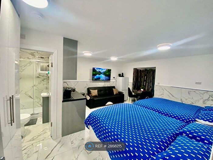 Studio To Rent In Abbotswood Way, Hayes, UB3
