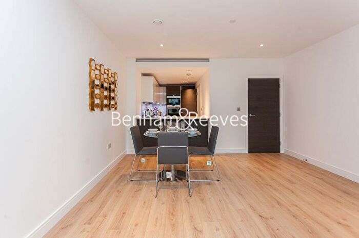 2 Bedroom Flat To Rent In Beadon Road, Fulham, W6