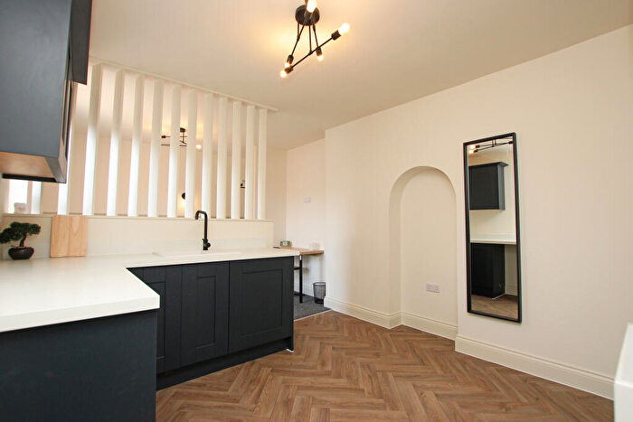 Studio To Rent In Rockingham Road, Kettering, North Northamptonshire, NN16