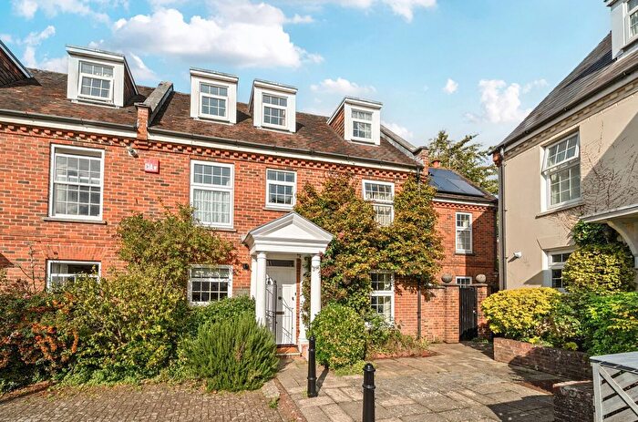 4 Bedroom Semi-Detached House For Sale In St. Bartholomews Close, Chichester, PO19