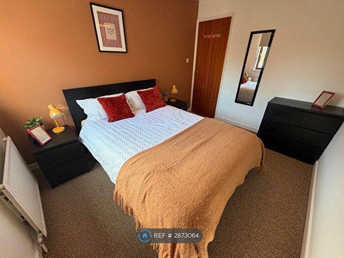 2 Bedroom Flat To Rent In Society Court, Aberdeen, AB24