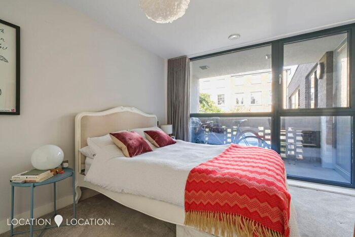 1 Bedroom Flat For Sale In Knightswood House, Rowe Lane, E9