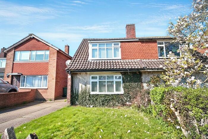 3 Bedroom Semi Detached House For Sale In Iris Road, West Ewell, Epsom, Surrey, KT19