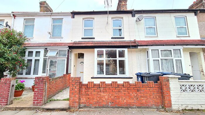 4 Bedroom Terraced House To Rent In Trinity Road, Southall, UB1