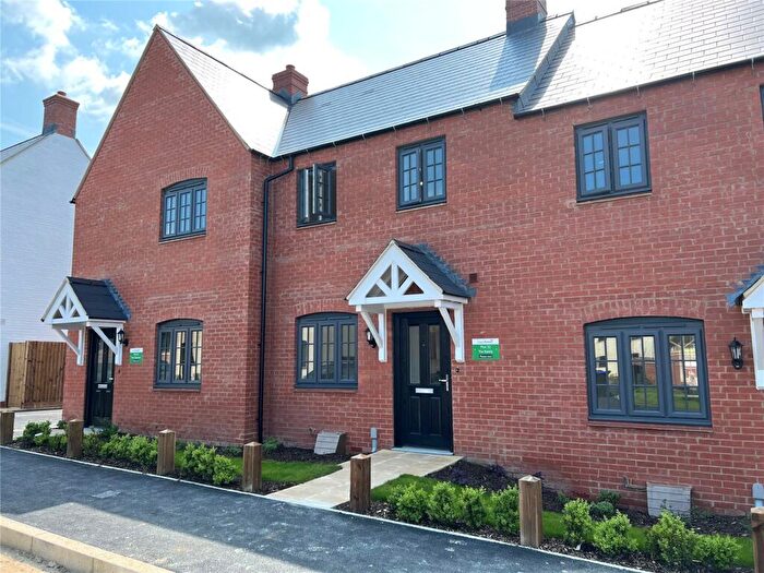 2 Bedroom House To Rent In Field View, Brackley, NN13