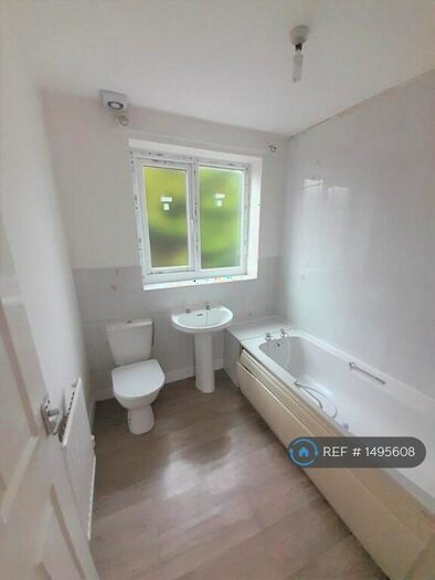2 Bedroom Terraced House To Rent In Thomson Street, Stockport, SK3
