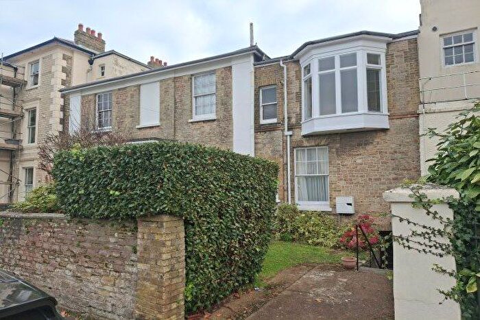 1 Bedroom Flat To Rent In Dover Street, Ryde, PO33