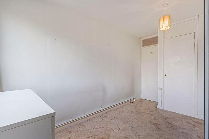 1 Bedroom Retirement Property For Sale In The Park, Sidcup, DA14