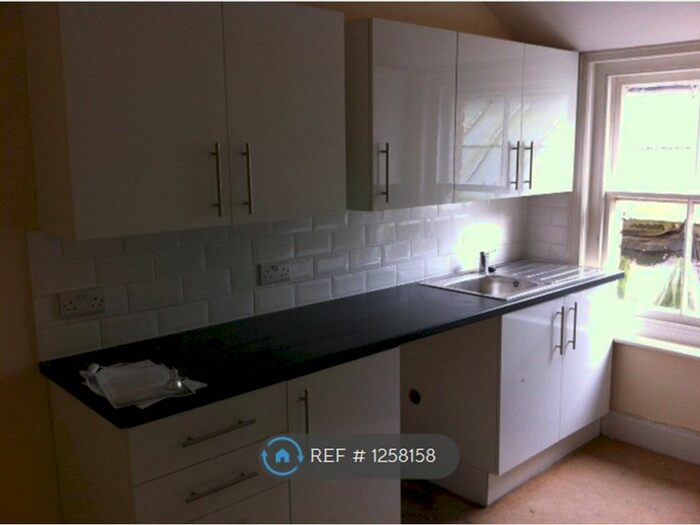 1 Bedroom Flat To Rent In Westbourne Arcade, Westbourne, Bournemouth BH4