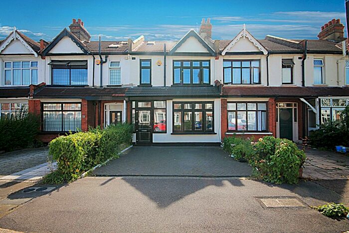 4 Bedroom Terraced House To Rent In Montreal Road, Ilford, Essex, IG1