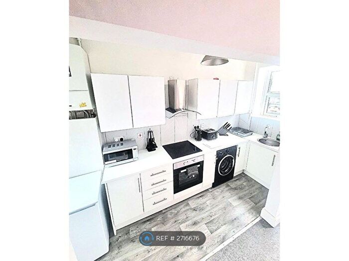 3 Bedroom Terraced House To Rent In Torr Street, Buxton, SK17