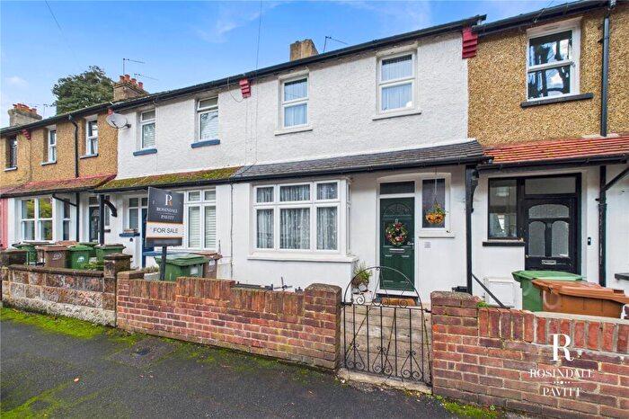 2 Bedroom Terraced House For Sale In North Avenue, Carshalton On The Hill, SM5