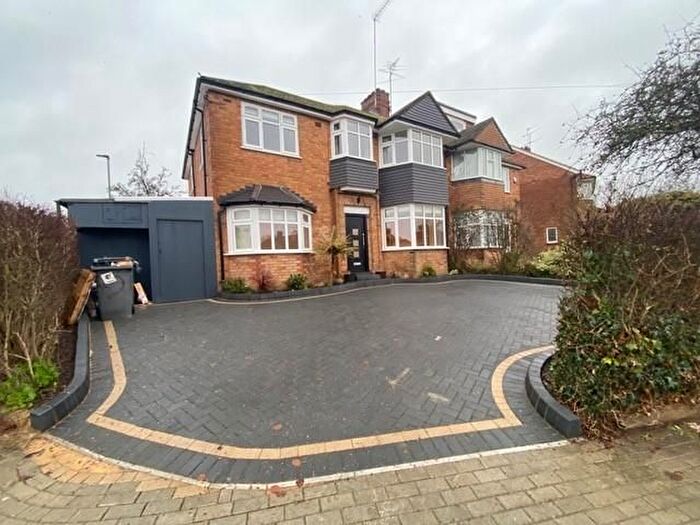 5 Bedroom Flat To Rent In Walmington Fold, London, N12