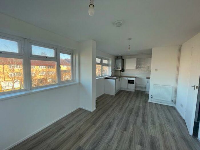 1 Bedroom Flat To Rent In Conniburrow Boulevard, Conniburrow, Milton Keynes, MK14