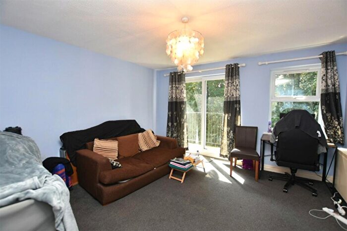 1 Bedroom Flat For Sale In Navigation Way, Blackburn, Lancashire, BB1