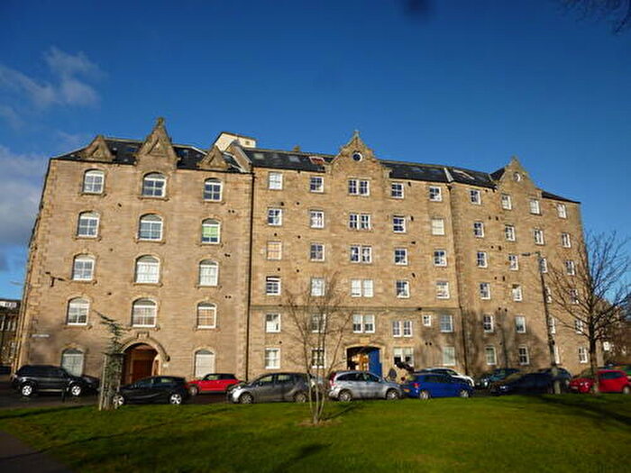 2 Bedroom Flat To Rent In Johns Place, Edinburgh, EH6