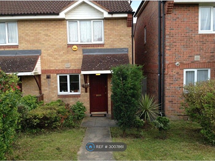2 Bedroom Semi-Detached House To Rent In Adams Way, Croydon, CR0
