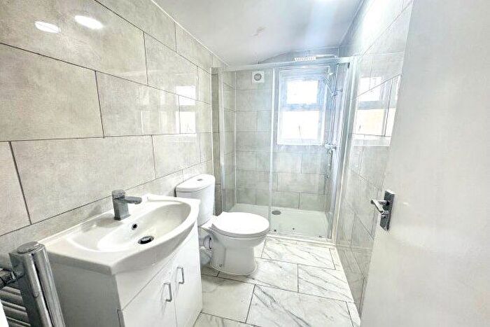 2 Bedroom Flat To Rent In Braemar Road, London, E13