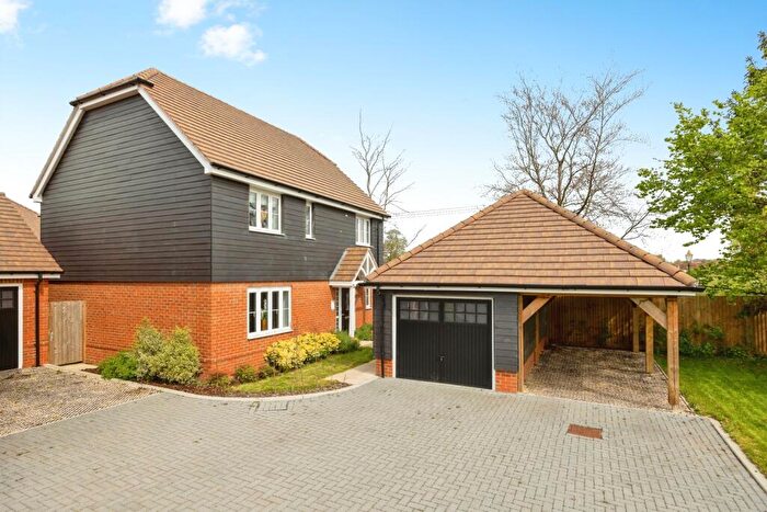 4 Bedroom Detached House For Sale In Hedgeways, Tongham, Farnham, Surrey, GU10